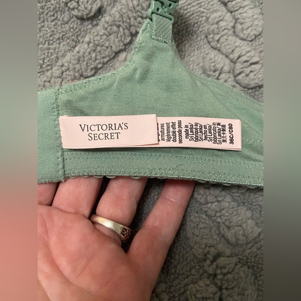 Victoria's Secret 36C T shirt lightly lined wireless pointelle bra LIKE NEW - Picture 6 of 6
